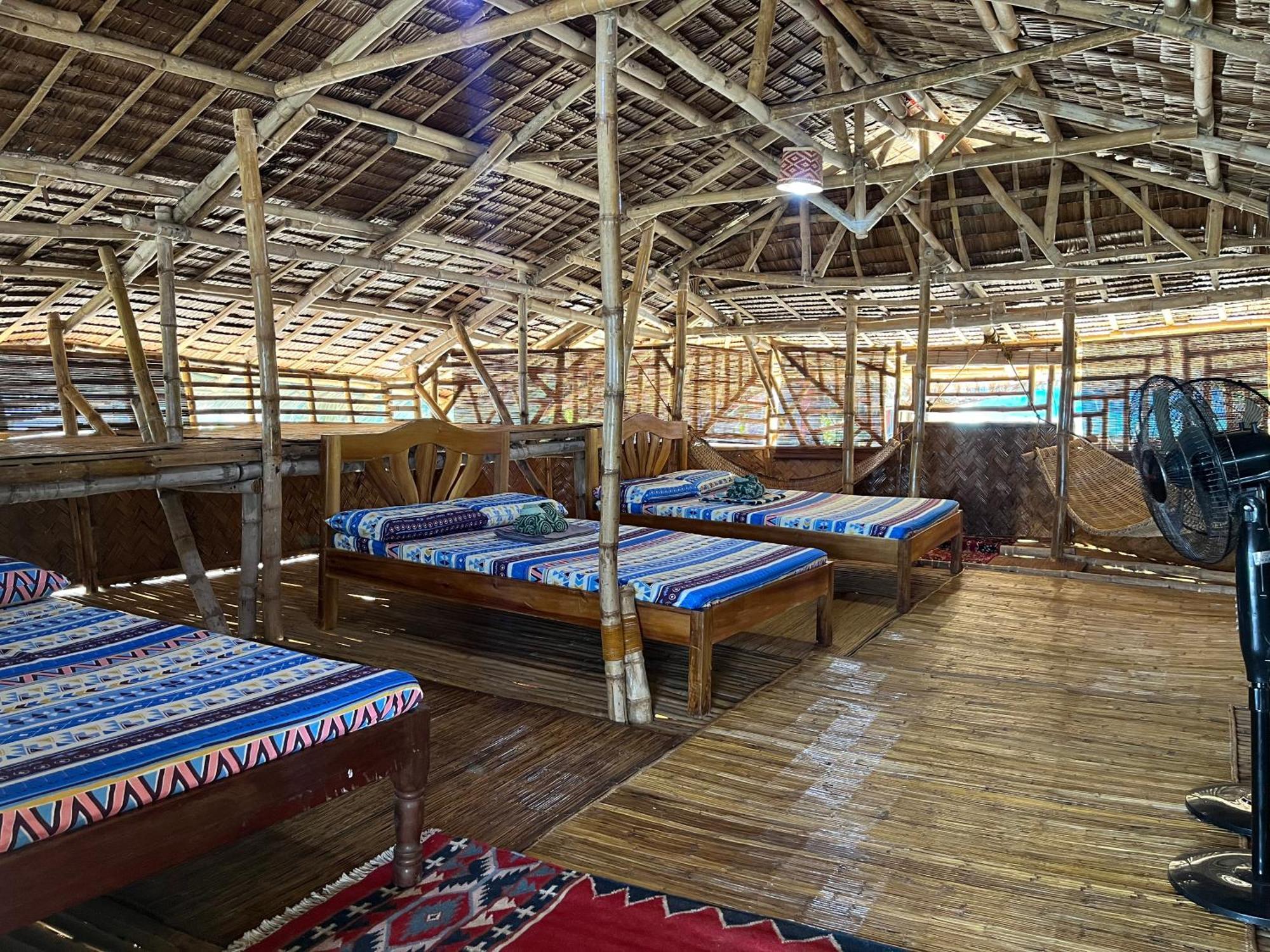 Bamboo Nest Beachfront بويرتو برينسيسا المظهر الخارجي الصورة