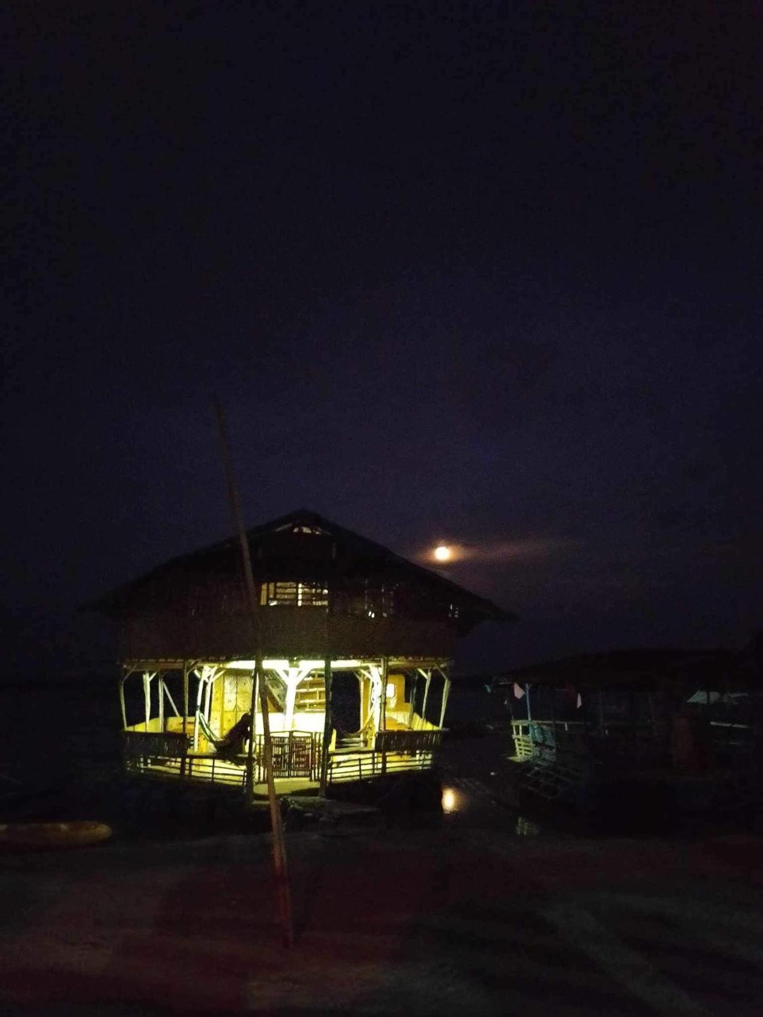 Bamboo Nest Beachfront بويرتو برينسيسا المظهر الخارجي الصورة