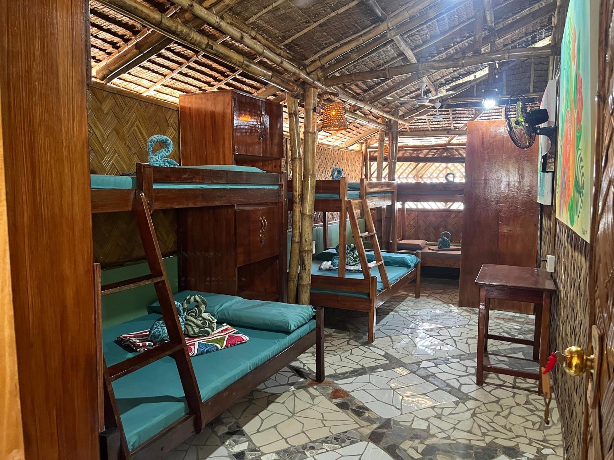 Bamboo Nest Beachfront بويرتو برينسيسا المظهر الخارجي الصورة