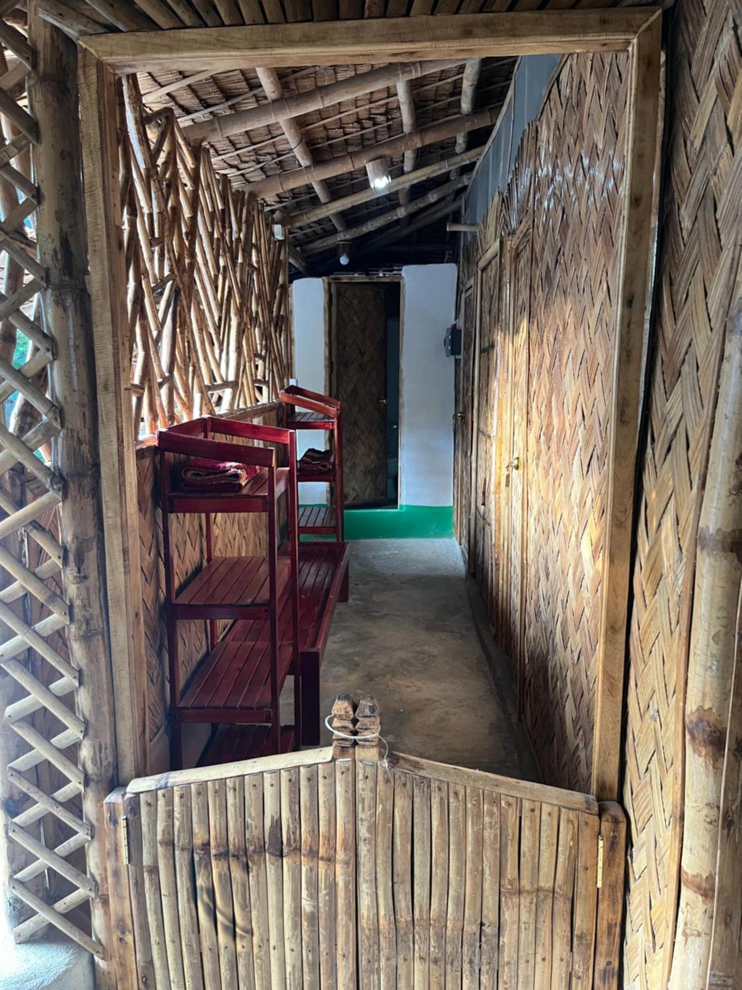 Bamboo Nest Beachfront بويرتو برينسيسا المظهر الخارجي الصورة